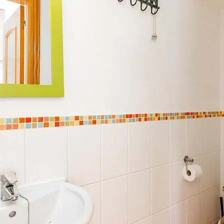 Tamango Hill, Villa *