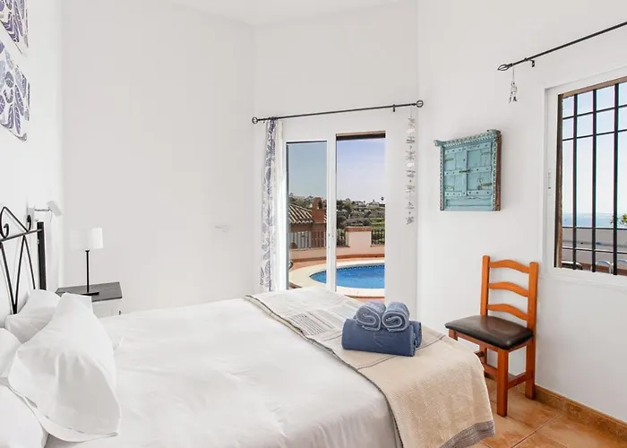 Tamango Hill, * Nerja