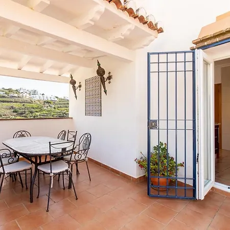 Tamango Hill, Villa *