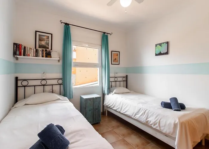 Tamango Hill, * Nerja